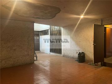 Terreno en Venta en Av. División del Norte CON USO DE SUELO (HC)