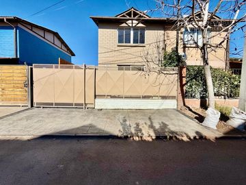 CALLE LARGA - VENDE CASA 3D 1B 2 PISOS - JARDINES DE CALLE LARGA
