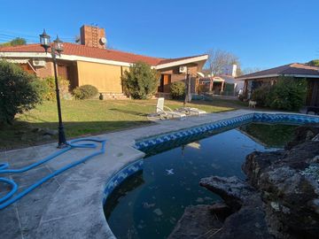 VENTA CASA VILLA CARLOS PAZ , BARRIO SANTA RITA.