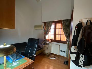 VENTA CASA VILLA CARLOS PAZ , BARRIO SANTA RITA.