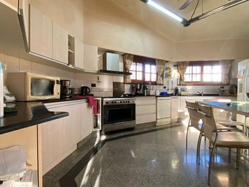 VENTA CASA VILLA CARLOS PAZ , BARRIO SANTA RITA.