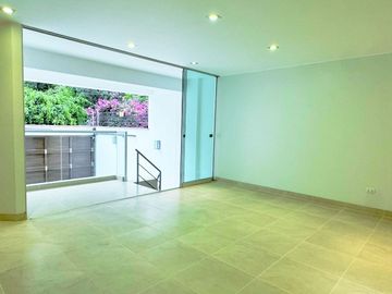 VENDO DEPARTAMENTO FRENTE A PARQUE (SURCO)