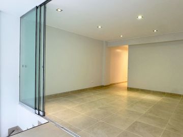 VENDO DEPARTAMENTO FRENTE A PARQUE (SURCO)