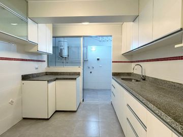 VENDO DEPARTAMENTO FRENTE A PARQUE (SURCO)