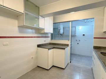 VENDO DEPARTAMENTO FRENTE A PARQUE (SURCO)