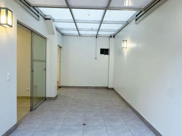 VENDO DEPARTAMENTO FRENTE A PARQUE (SURCO)