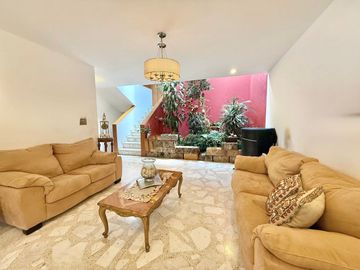 CASA EN VENTA EN LOMAS 4ta SECCION EXCELENTE UBICACION