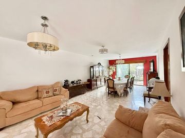 CASA EN VENTA EN LOMAS 4ta SECCION EXCELENTE UBICACION