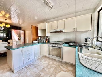 CASA EN VENTA EN LOMAS 4ta SECCION EXCELENTE UBICACION