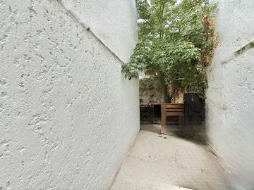 CASA EN VENTA EN LOMAS 4ta SECCION EXCELENTE UBICACION