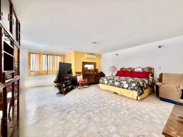 CASA EN VENTA EN LOMAS 4ta SECCION EXCELENTE UBICACION