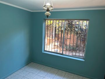 VENDE AMPLIA CASA FRENTE CAMPUS UNIVERSIDAD AUTONOMA