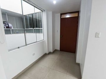 🏡 Departamento en Venta – 5to Piso, Vista Interior - LOS OLIVOS