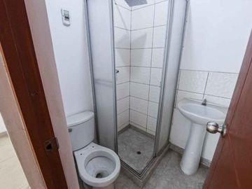 🏡 Departamento en Venta – 5to Piso, Vista Interior - LOS OLIVOS