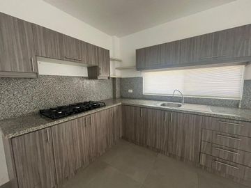 casa de alquiler en manta urbanización zona sur fv