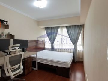 Jesús María, Departamento Impecable con Cochera y Depósito (Todo Incluido) – Av. San Felipe.