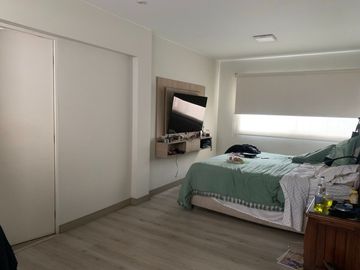 Venta de casa en esquina en San Borja