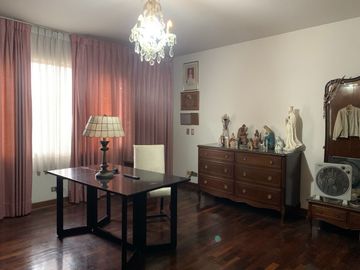 Venta de casa en esquina en San Borja