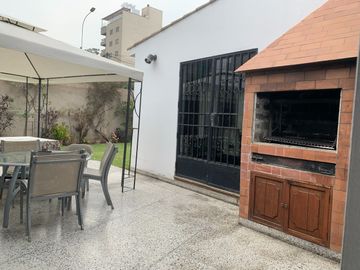 Venta de casa en esquina en San Borja