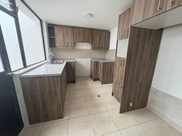 CASA EN VENTA SECTOR SAN ISIDRO DEL INCA