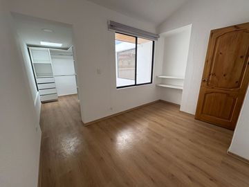 CASA EN VENTA SECTOR SAN ISIDRO DEL INCA