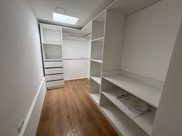 CASA EN VENTA SECTOR SAN ISIDRO DEL INCA