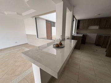 CASA EN VENTA SECTOR SAN ISIDRO DEL INCA