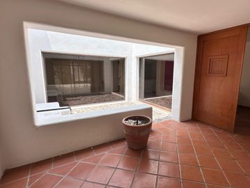 Casa en Venta en Lomas 4ta secc. Calle Lyali