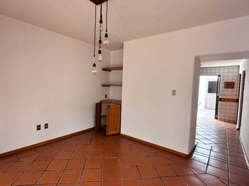 Casa en Venta en Lomas 4ta secc. Calle Lyali