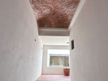 Casa en Venta en Lomas 4ta secc. Calle Lyali