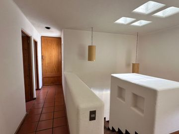 Casa en Venta en Lomas 4ta secc. Calle Lyali
