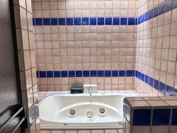 Casa en Venta en Lomas 4ta secc. Calle Lyali