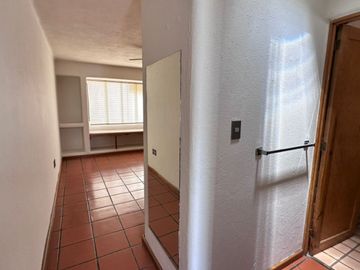 Casa en Venta en Lomas 4ta secc. Calle Lyali