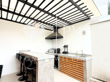 CASA EN TUMBACO EN VENTA, CON SEGURIDAD PRESENCIAL