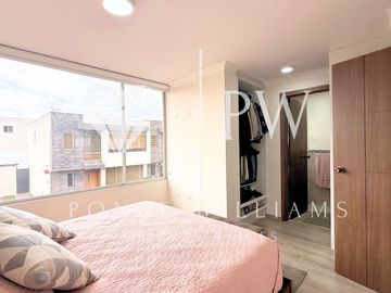 CASA EN TUMBACO EN VENTA, CON SEGURIDAD PRESENCIAL