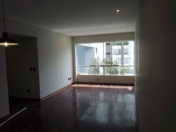 Se alquila se vende Amplio departamento en la mejor zona de Miraflores