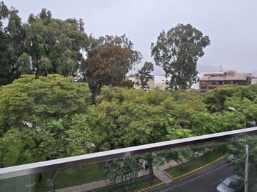 ALQUILER EXCLUSIVO DUPLEX DE LUJO DE 4 DORMITORIOS EN CHACARILLA DEL  ESTANQUE