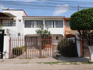 CASA EN VENTA PRIVADA HIDALGO DEL VALLE