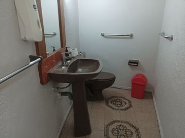 Tu Clínica Dental en el Corazón de Valparaíso – ¡Espacio listo para trabajar!