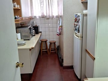 Departamento Edificio Prales , frente plaza Republica 5.630 UF