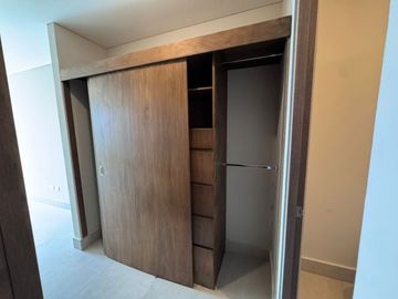 HERMOSO DEPARTAMENTO EN EDIFICIO BOREAL EN VENTA/ VALLE ORIENTE