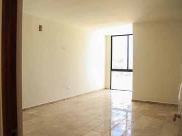 Casa en venta en Conkal, Yucatán, Mérida. 3 Recamarás, Cuarto De Servicio en Fraccionamiento Privado con Amenidades y Cancha De Padel.