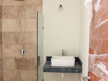 Casa en venta en Conkal, Yucatán, Mérida. 3 Recamarás, Cuarto De Servicio en Fraccionamiento Privado con Amenidades y Cancha De Padel.
