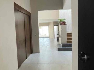 CASA EN VENTA EN LOMA ALTA TRES MARIAS