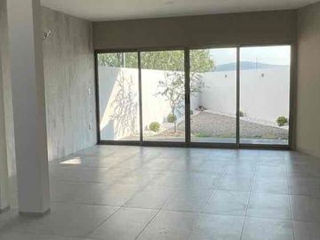 CASA EN VENTA EN LOMA ALTA TRES MARIAS