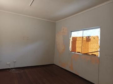 Una Gran Inversión en Barrio Recreo, Dos Accesos, Dos Hogares,