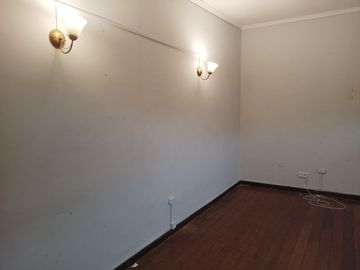 Una Gran Inversión en Barrio Recreo, Dos Accesos, Dos Hogares,