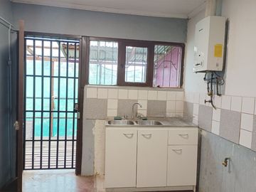 Una Gran Inversión en Barrio Recreo, Dos Accesos, Dos Hogares,