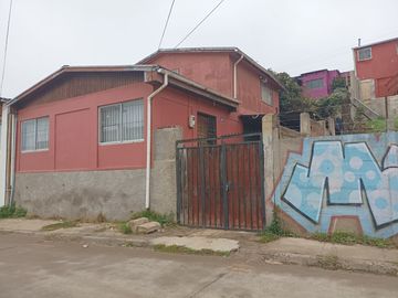 Una Gran Inversión en Barrio Recreo, Dos Accesos, Dos Hogares,