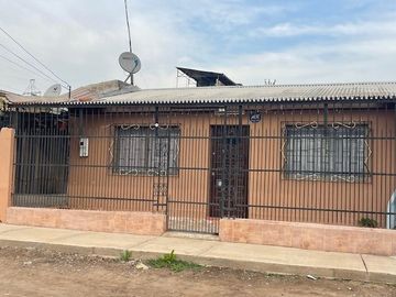 VENDO CASA 3D y  1B AVDA MAPOCHO COMUNA DE CERRO NAVIA